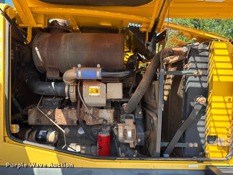 image for item ET6317 2005 Komatsu WA250PT-5L wheel loader