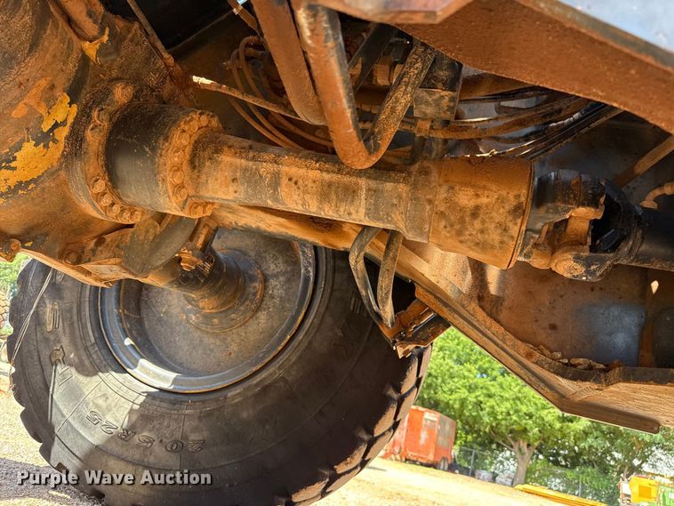 image for item ET6317 2005 Komatsu WA250PT-5L wheel loader