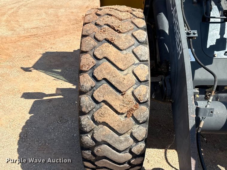 image for item ET6317 2005 Komatsu WA250PT-5L wheel loader