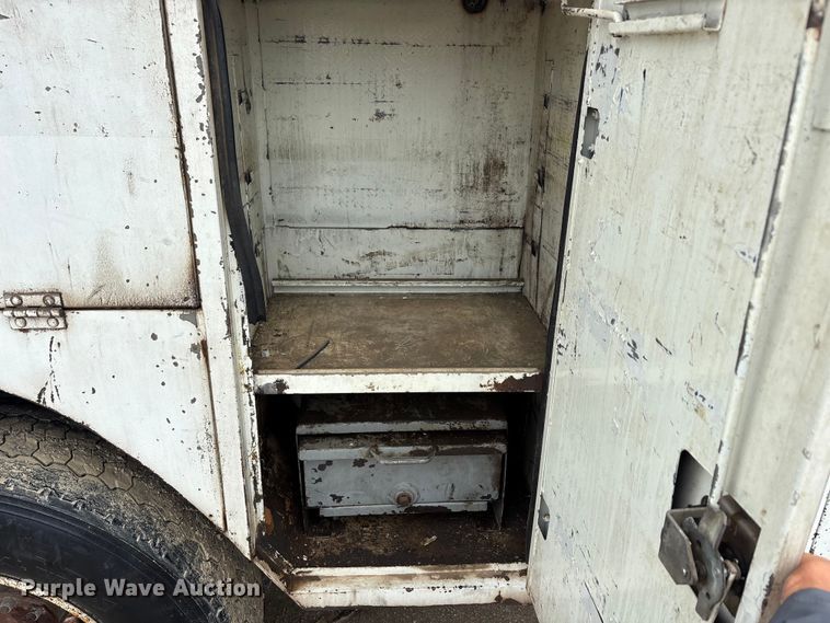 image for item EU5678 2004 International 4300 fuel / lube truck