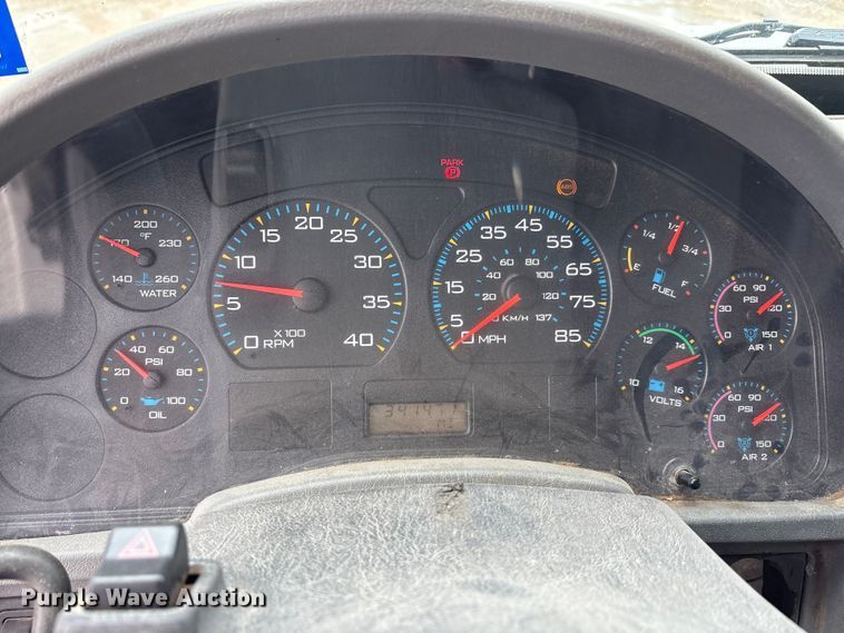 image for item EU5678 2004 International 4300 fuel / lube truck