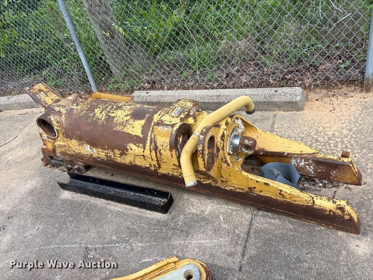 image for item EU5696 2011 Caterpillar 963D track loader