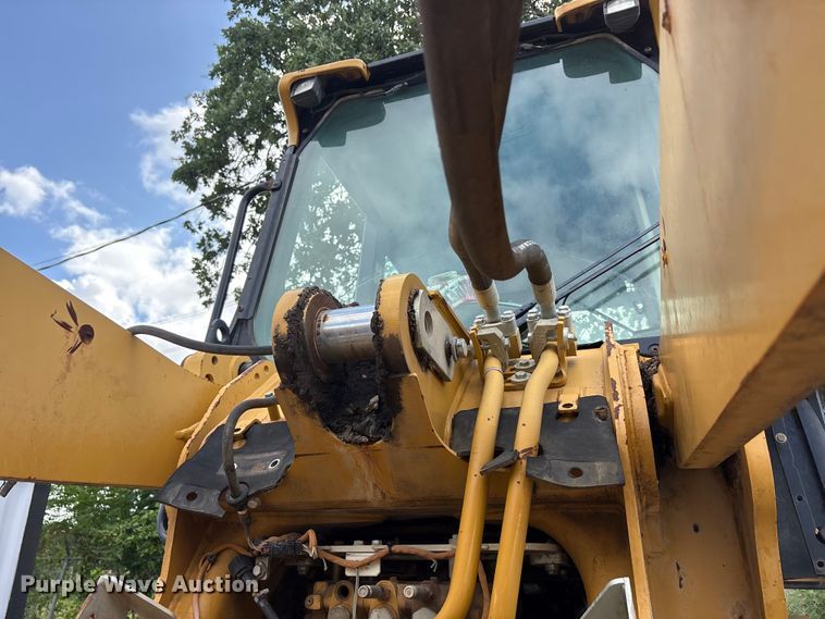 image for item EU5696 2011 Caterpillar 963D track loader