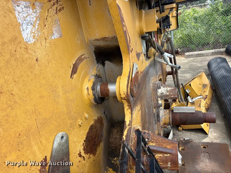 image for item EU5696 2011 Caterpillar 963D track loader