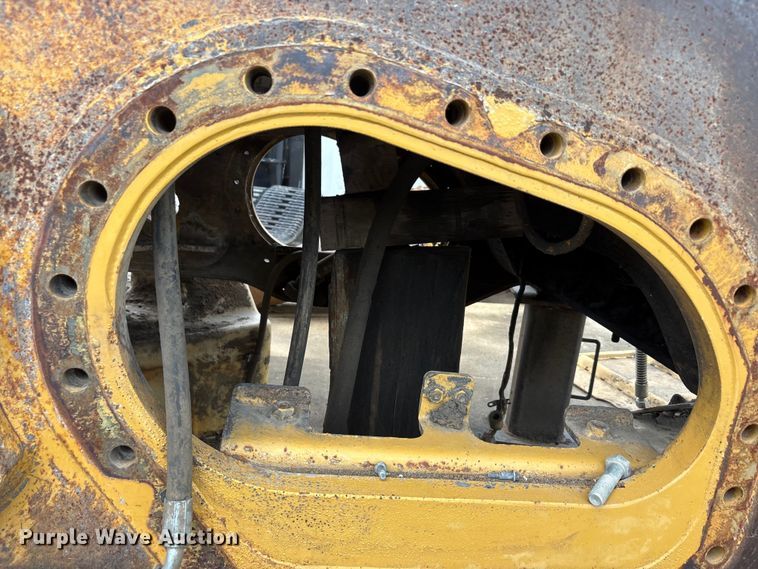 image for item EU5696 2011 Caterpillar 963D track loader