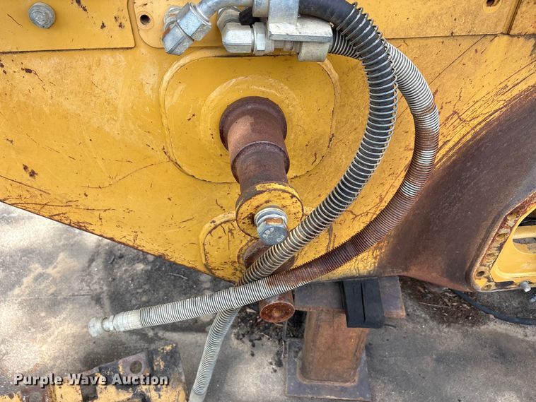 image for item EU5696 2011 Caterpillar 963D track loader
