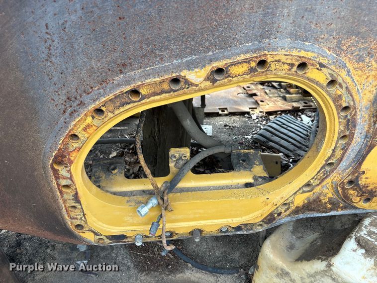 image for item EU5696 2011 Caterpillar 963D track loader
