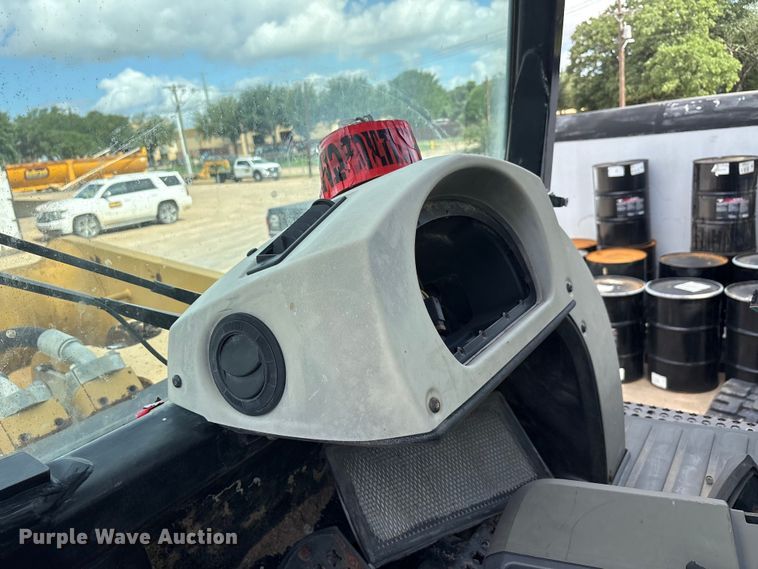 image for item EU5696 2011 Caterpillar 963D track loader