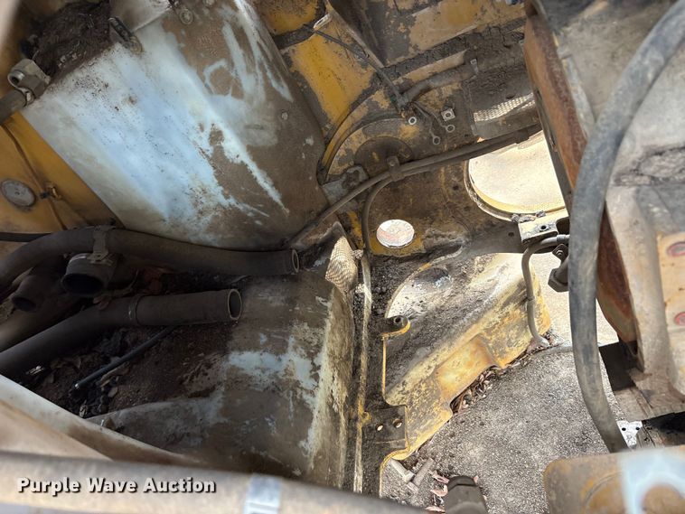 image for item EU5696 2011 Caterpillar 963D track loader