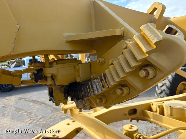 image for item EU5706 1971 Caterpillar 14E rigid frame motor grader