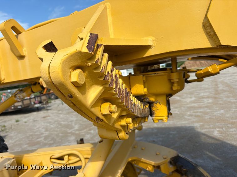image for item EU5706 1971 Caterpillar 14E rigid frame motor grader
