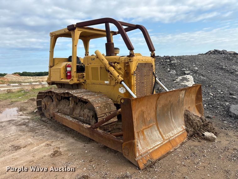 image for item EU5709 1977 Caterpillar D6D dozer