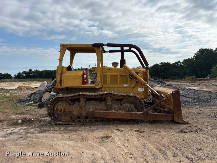 image for item EU5709 1977 Caterpillar D6D dozer