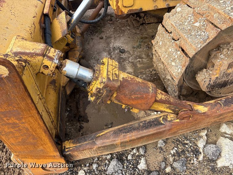image for item EU5709 1977 Caterpillar D6D dozer