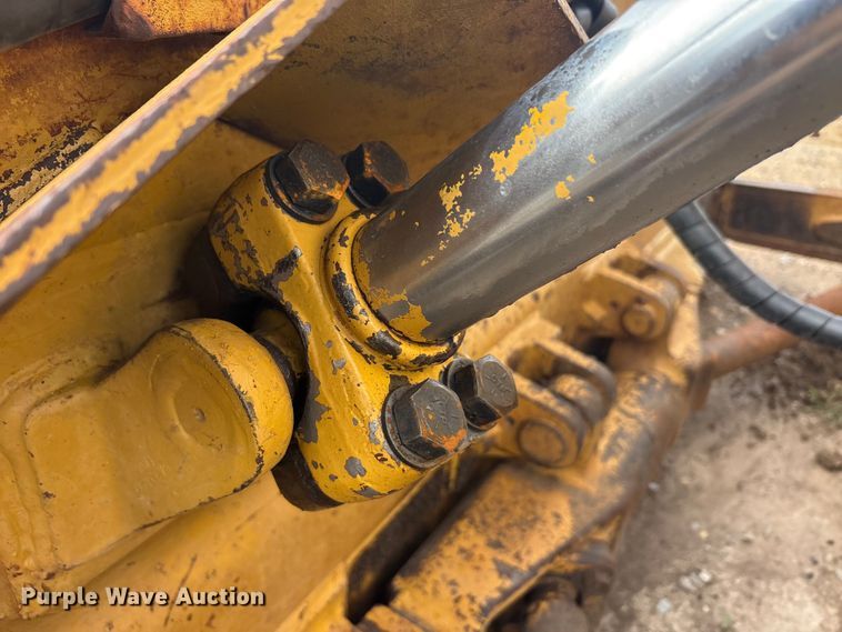 image for item EU5709 1977 Caterpillar D6D dozer
