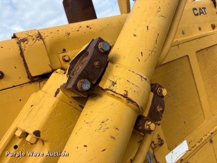 image for item EU5709 1977 Caterpillar D6D dozer