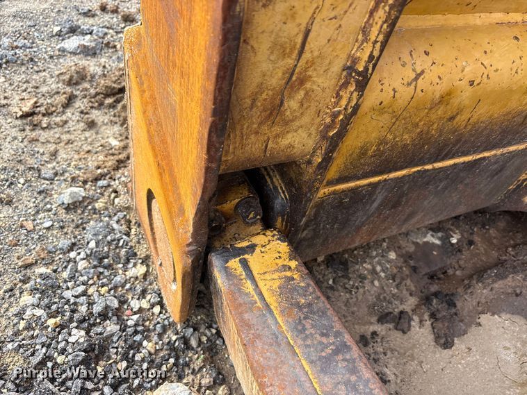 image for item EU5709 1977 Caterpillar D6D dozer