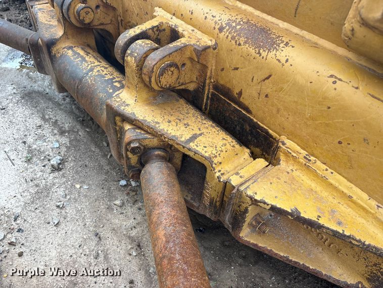 image for item EU5709 1977 Caterpillar D6D dozer