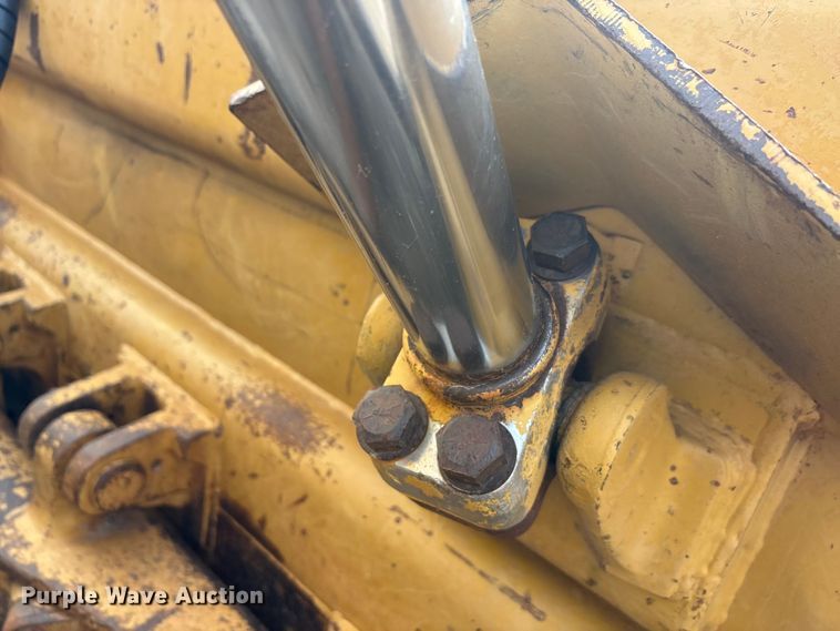 image for item EU5709 1977 Caterpillar D6D dozer