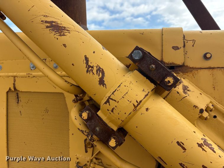 image for item EU5709 1977 Caterpillar D6D dozer