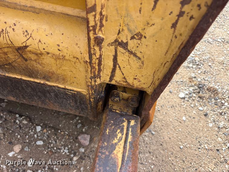 image for item EU5709 1977 Caterpillar D6D dozer