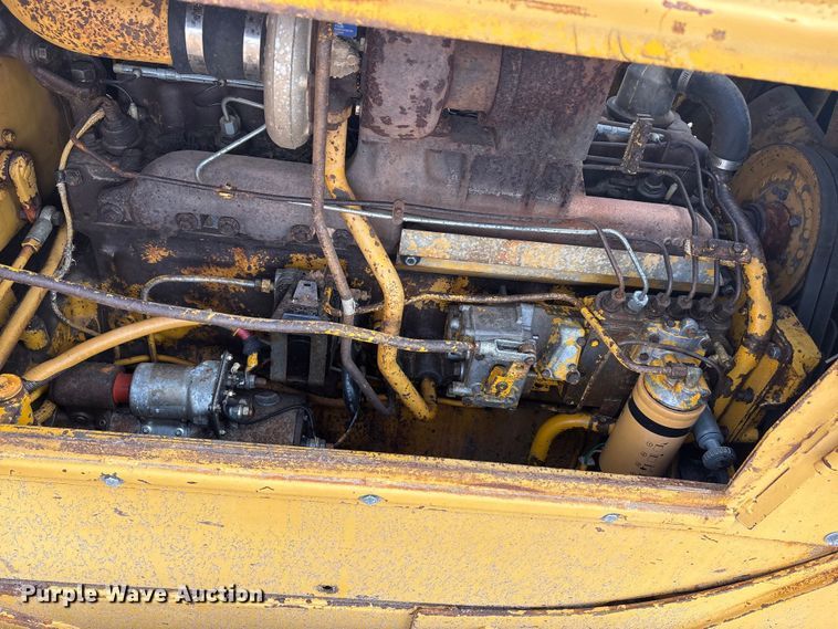 image for item EU5709 1977 Caterpillar D6D dozer