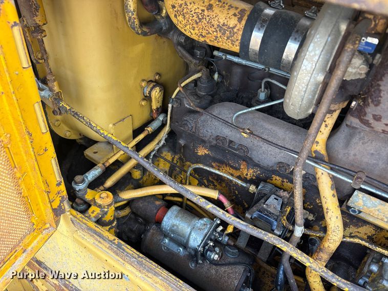 image for item EU5709 1977 Caterpillar D6D dozer