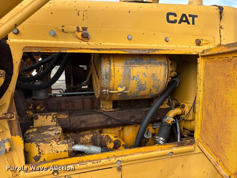 image for item EU5709 1977 Caterpillar D6D dozer