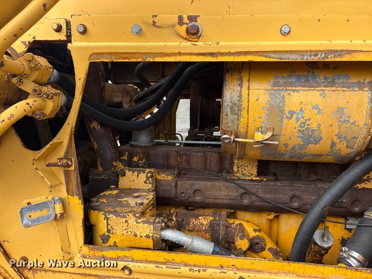 image for item EU5709 1977 Caterpillar D6D dozer