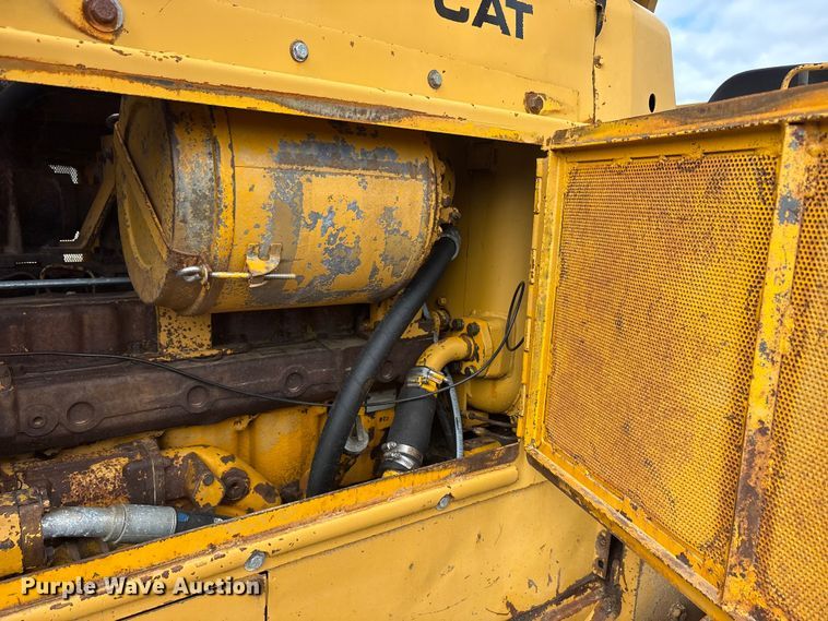 image for item EU5709 1977 Caterpillar D6D dozer