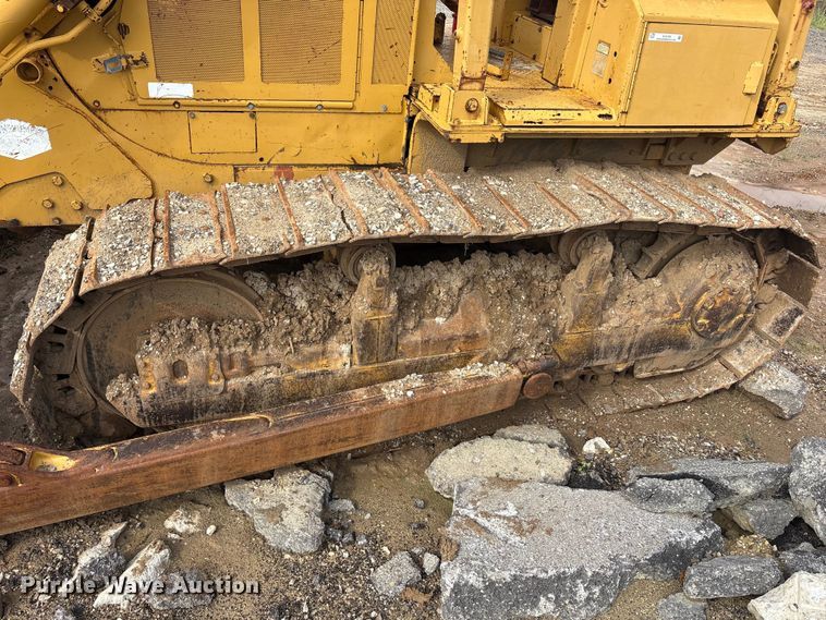 image for item EU5709 1977 Caterpillar D6D dozer