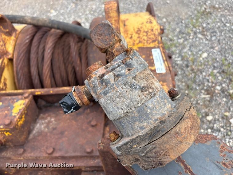 image for item EU5710 Hyster winch