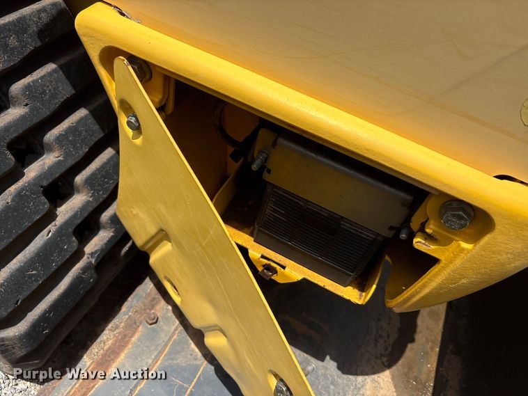 image for item EU5711 2014 New holland C238 tracked skid steer loader