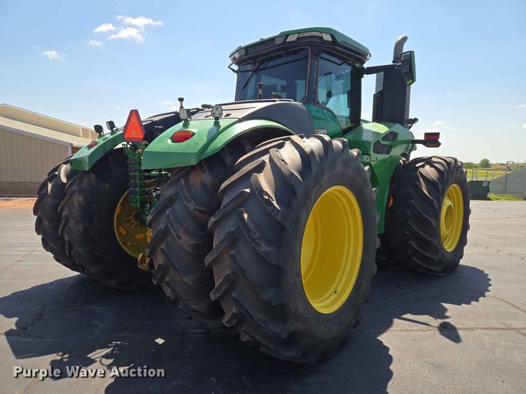 image for item EW0303 2022 John Deere 9R 640 Scraper Special 4WD tractor