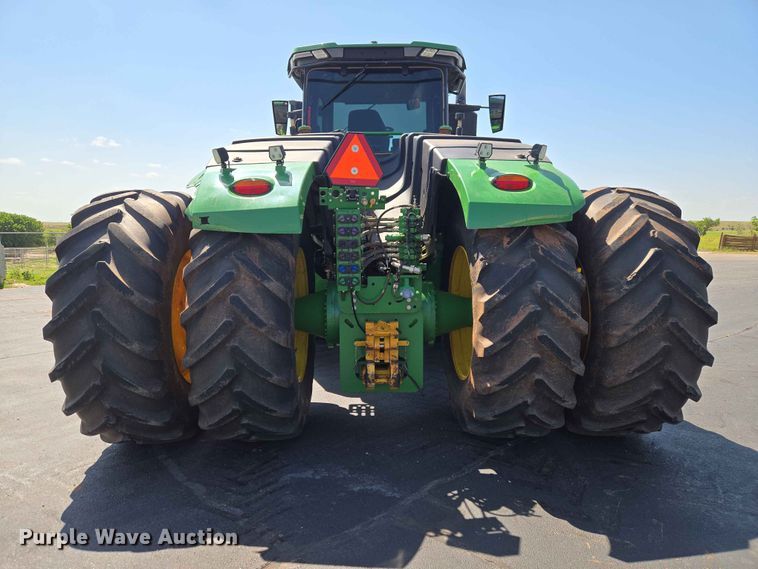 image for item EW0303 2022 John Deere 9R 640 Scraper Special 4WD tractor