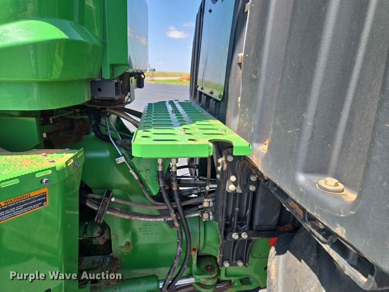 image for item EW0303 2022 John Deere 9R 640 Scraper Special 4WD tractor