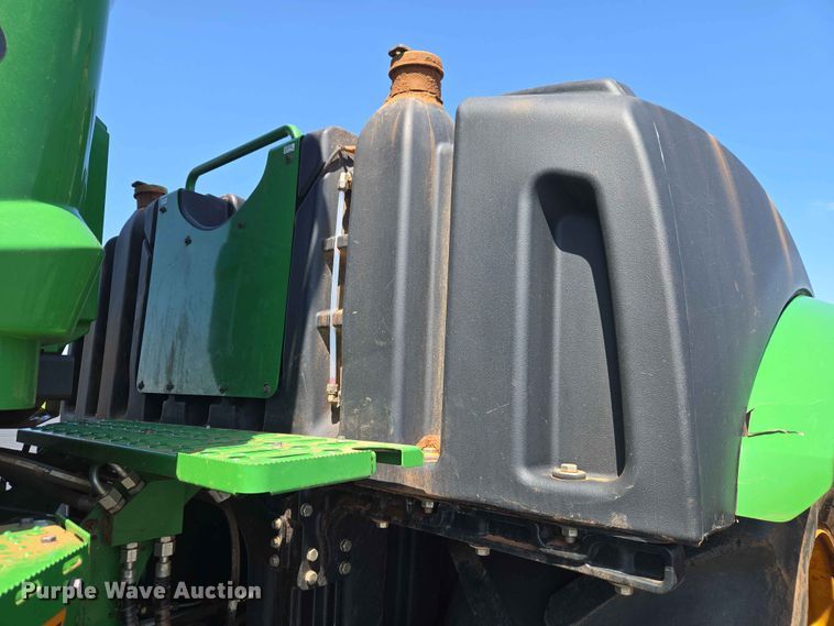 image for item EW0303 2022 John Deere 9R 640 Scraper Special 4WD tractor