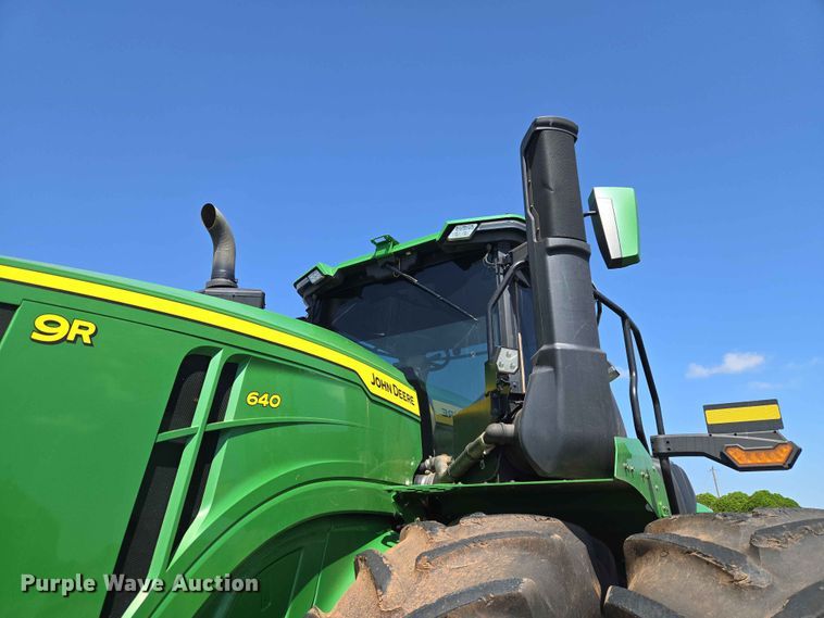 image for item EW0303 2022 John Deere 9R 640 Scraper Special 4WD tractor