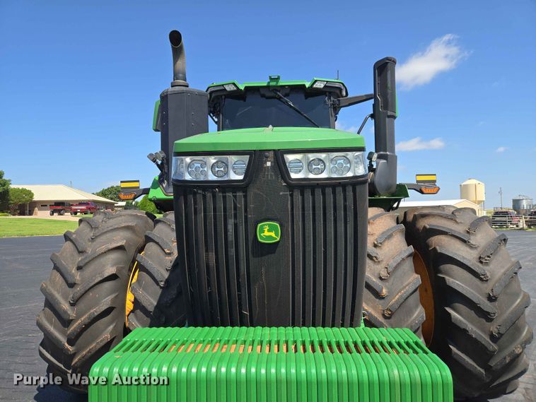 image for item EW0303 2022 John Deere 9R 640 Scraper Special 4WD tractor