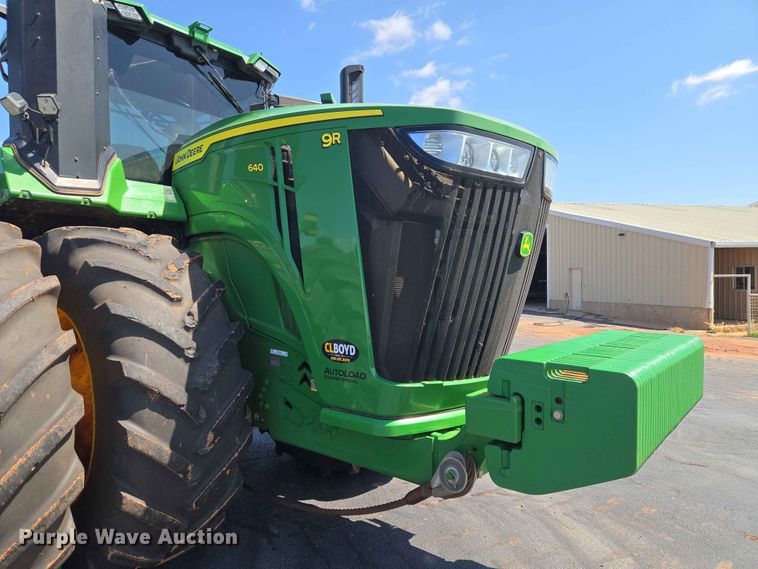 image for item EW0303 2022 John Deere 9R 640 Scraper Special 4WD tractor