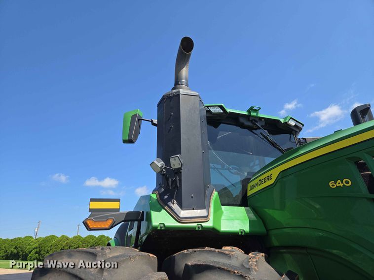 image for item EW0303 2022 John Deere 9R 640 Scraper Special 4WD tractor