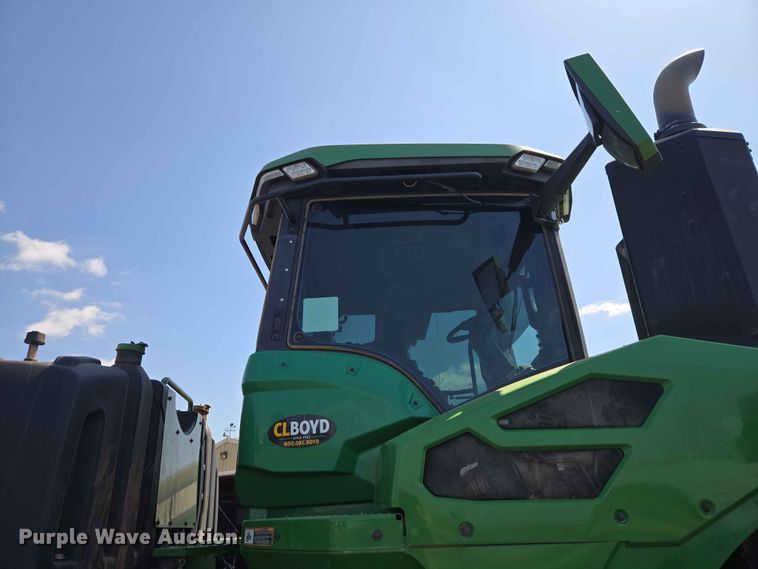 image for item EW0303 2022 John Deere 9R 640 Scraper Special 4WD tractor