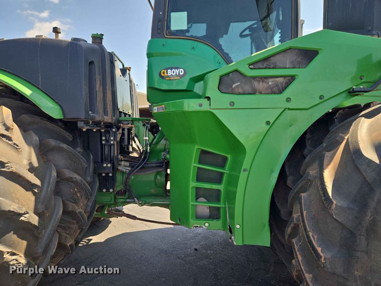 image for item EW0303 2022 John Deere 9R 640 Scraper Special 4WD tractor