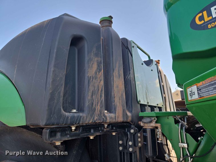 image for item EW0303 2022 John Deere 9R 640 Scraper Special 4WD tractor