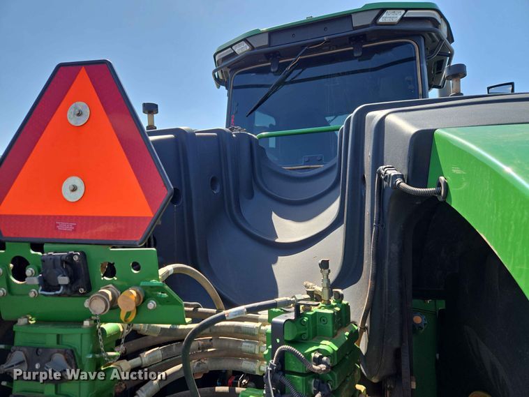 image for item EW0303 2022 John Deere 9R 640 Scraper Special 4WD tractor