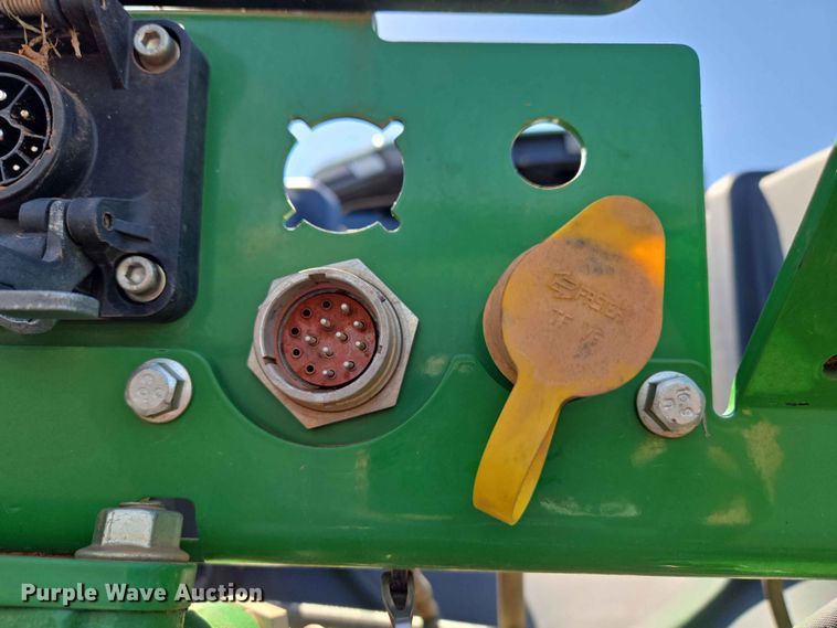image for item EW0303 2022 John Deere 9R 640 Scraper Special 4WD tractor
