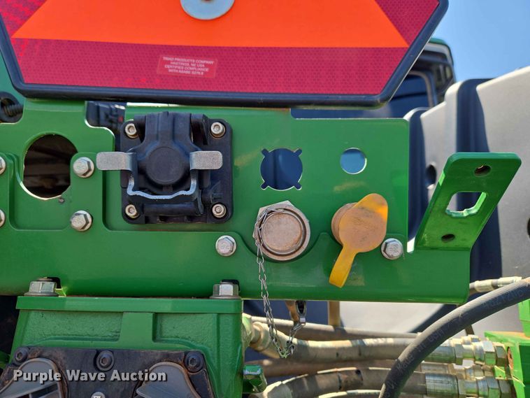 image for item EW0303 2022 John Deere 9R 640 Scraper Special 4WD tractor