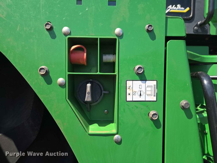 image for item EW0303 2022 John Deere 9R 640 Scraper Special 4WD tractor