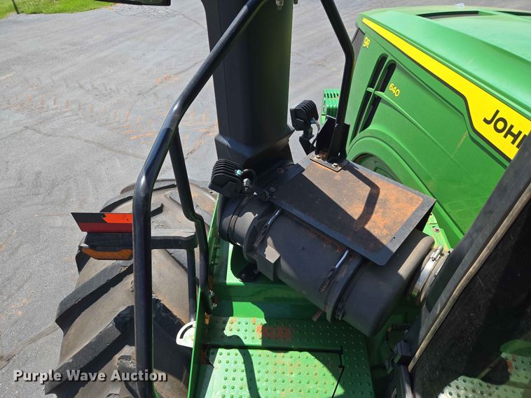 image for item EW0303 2022 John Deere 9R 640 Scraper Special 4WD tractor
