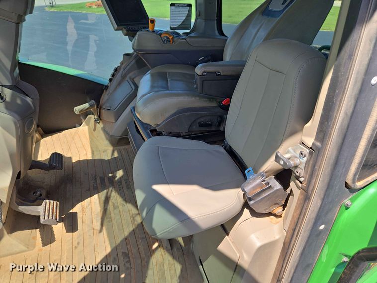 image for item EW0303 2022 John Deere 9R 640 Scraper Special 4WD tractor